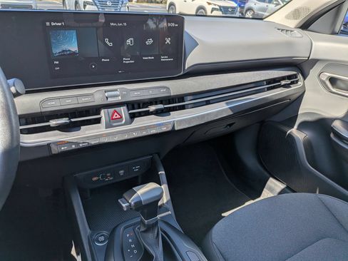Used 2025 Kia K4 FWD image 22