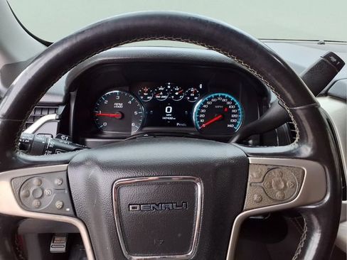 Used 2020 GMC Yukon XL Denali AWD/4WD image 9