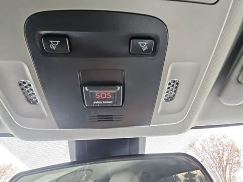 Used 2019 Toyota Camry SE image 23