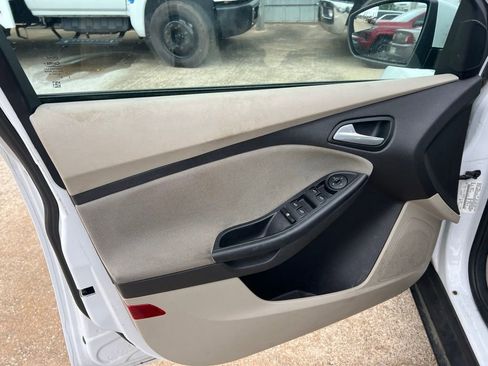 Used 2013 Ford Focus SE w/ Super Fuel Economy (SFE) Pkg FWD image 10