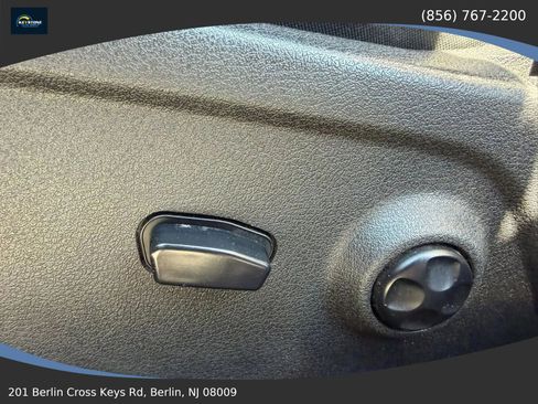 Used 2018 Dodge Journey Crossroad w/ Nav & Sun Group FWD image 35