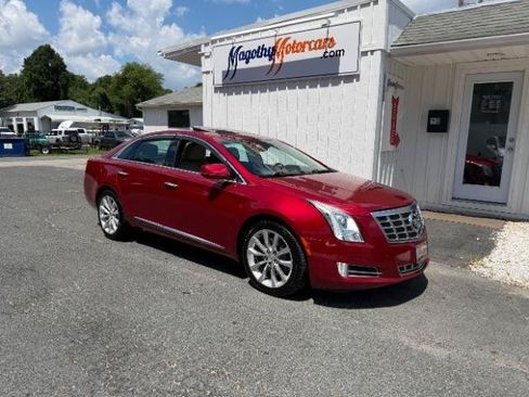 Used 2015 Cadillac XTS Luxury FWD image 1