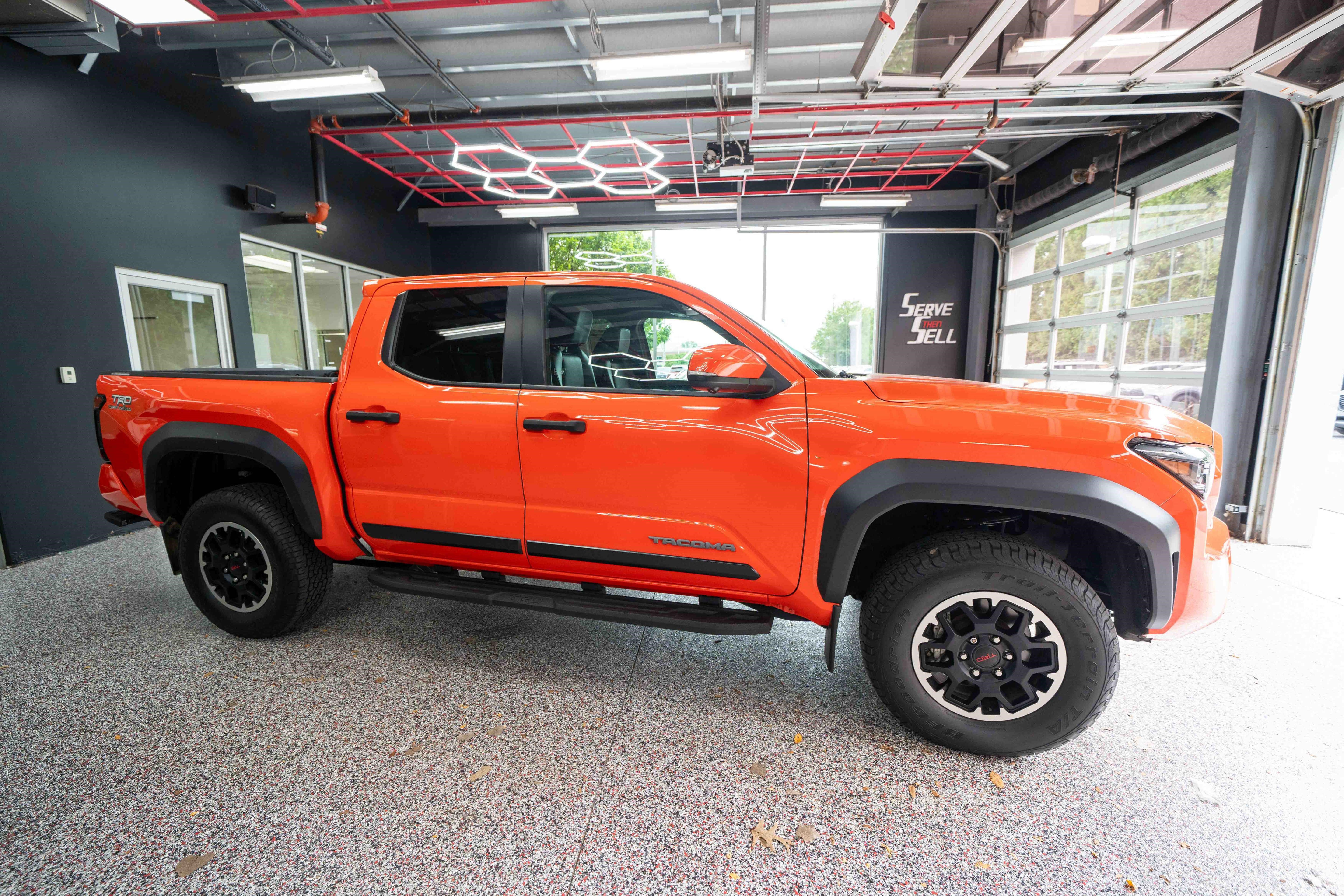 Used 2024 Toyota Tacoma TRD Off-Road w/ TRD Off Road Premium Package AWD/4WD image 5