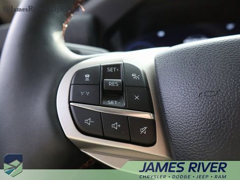 Used 2025 Ford Explorer Active w/ Active Comfort Package image 27