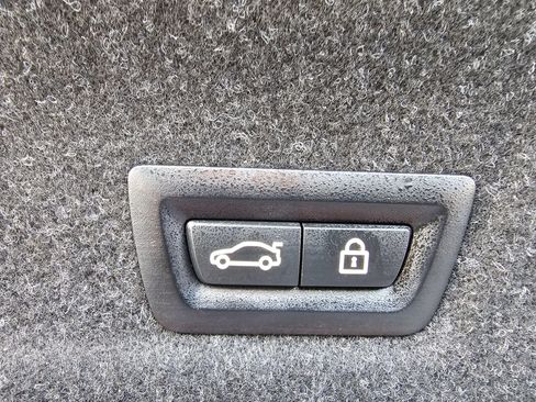 Used 2021 BMW 330i xDrive Sedan w/ Convenience Package image 41