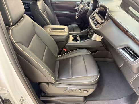 Used 2024 Chevrolet Tahoe Premier AWD/4WD image 23