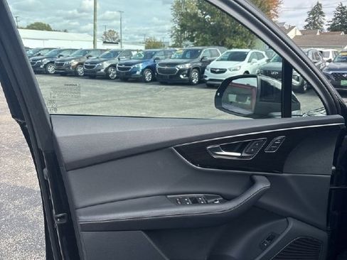 Used 2025 Audi Q7 3.0T Premium Plus image 15