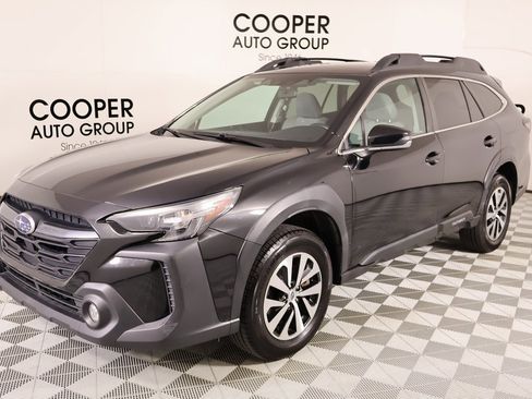 Used 2023 Subaru Outback Premium image 10