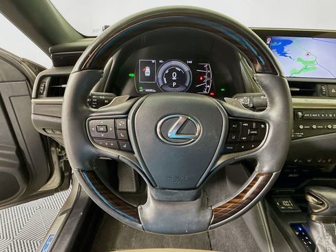 Certified 2021 Lexus ES 300h Ultra Luxury w/ Accessory Package 2 image 11