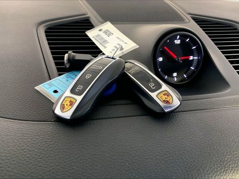 Used 2022 Porsche Cayenne image 42