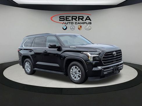 Used 2025 Toyota Sequoia SR5 AWD/4WD image 1