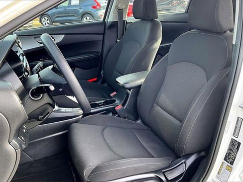 Used 2021 Kia Forte LXS image 10
