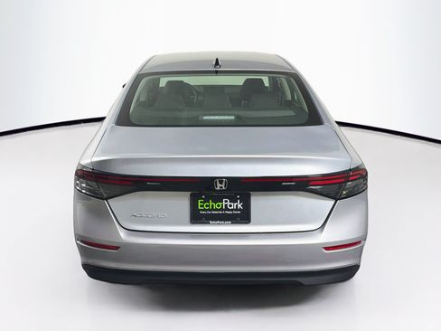 Used 2025 Honda Accord SE image 7