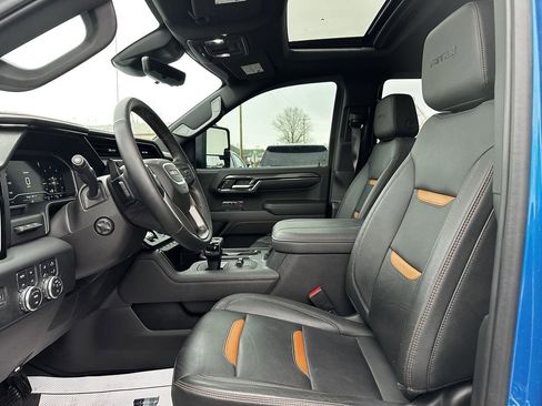 Used 2023 GMC Sierra 1500 AT4 w/ Technology Package image 5