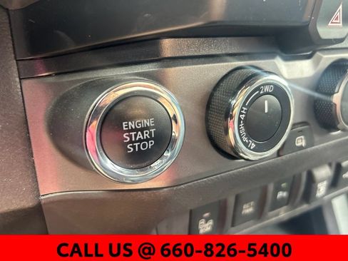 Used 2020 Toyota Tacoma TRD Sport w/ TRD Premium Sport Package AWD/4WD image 15
