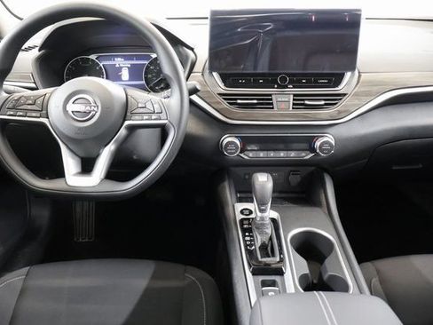 New 2026 Nissan Altima 2.5 SV w/ SV Special Edition Package AWD/4WD image 14
