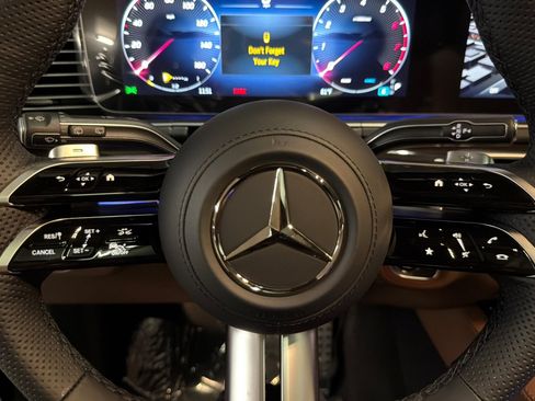 New 2026 Mercedes-Benz GLS 450 4MATIC image 24