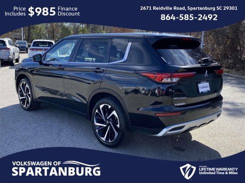 Used 2024 Mitsubishi Outlander SE image 4