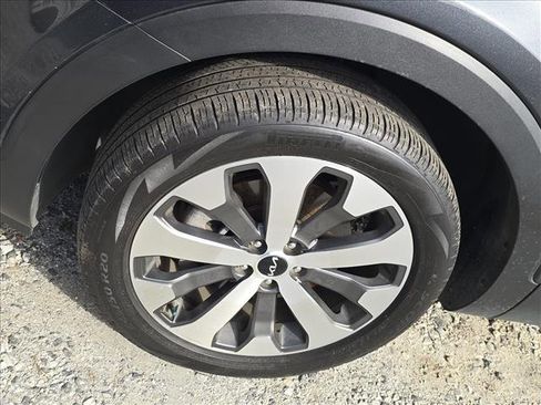 Used 2022 Kia Telluride EX w/ EX Premium Package image 10