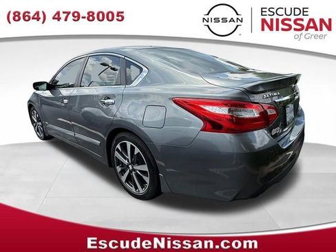 Used 2016 Nissan Altima 2.5 SR w/ LED Appearance Package FWD image 4