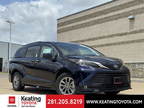 New 2026 Toyota Sienna XLE image 1