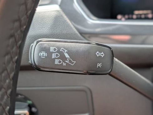 Used 2022 Volkswagen Tiguan SE R-Line AWD/4WD image 22