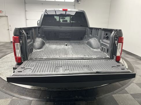 Used 2019 Ford F250 Lariat w/ Chrome Package image 29