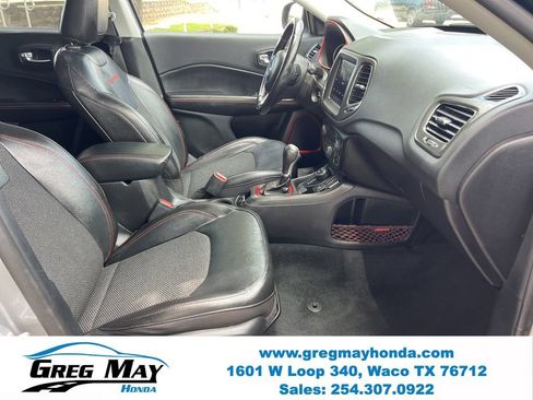 Used 2020 Jeep Compass Trailhawk AWD/4WD image 12