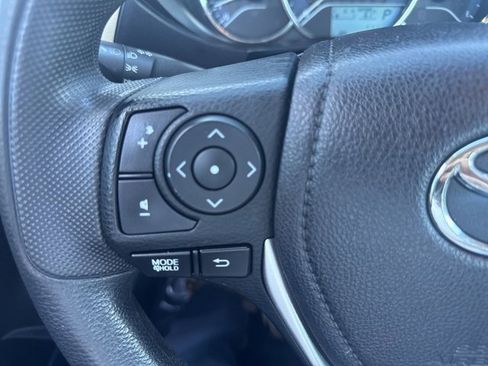 Used 2015 Toyota Corolla L image 17