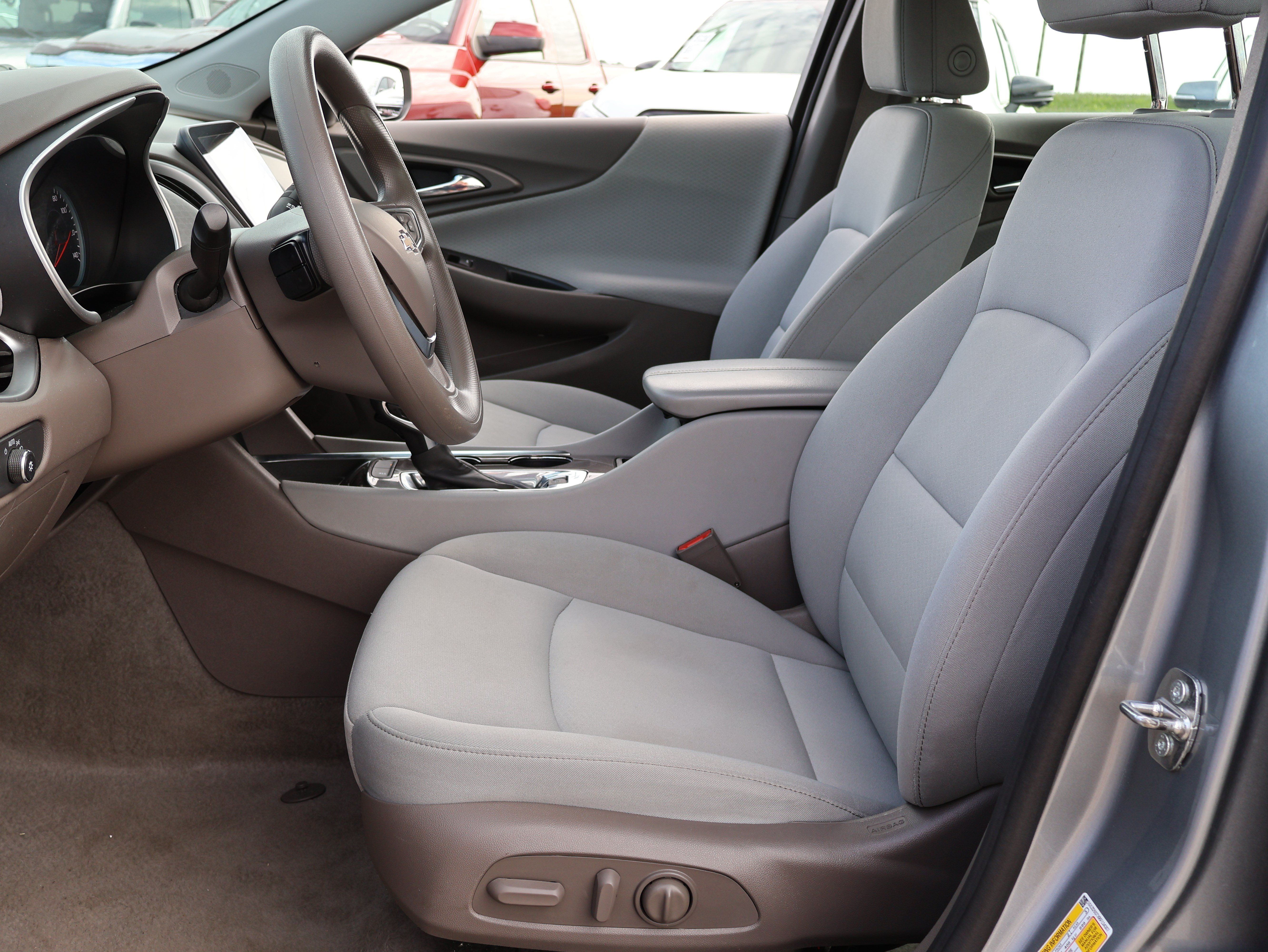 Used 2024 Chevrolet Malibu LT FWD image 17