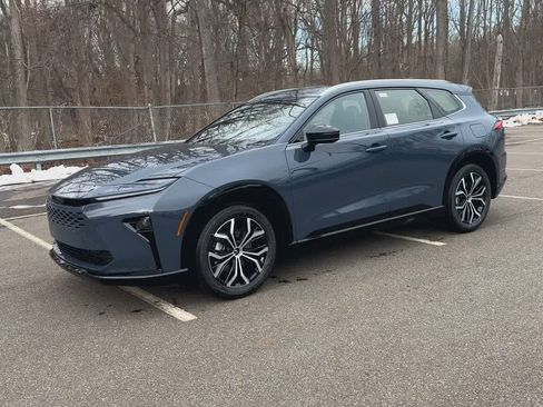 New 2026 Toyota Crown Signia XLE image 4