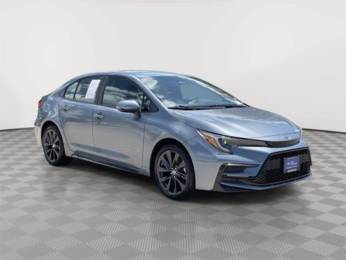 Used 2026 Toyota Corolla SE FWD image 5