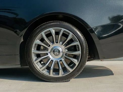 Used 2018 Rolls-Royce Dawn image 22