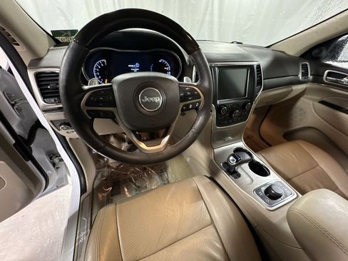 Used 2014 Jeep Grand Cherokee Overland w/ Advanced Technology Group image 16
