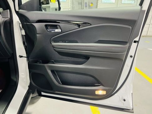 New 2026 Honda Ridgeline Black Edition image 37