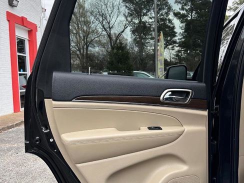 Used 2015 Jeep Grand Cherokee Limited image 11