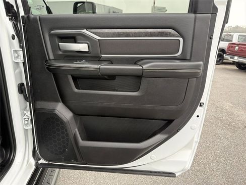 Used 2024 RAM 2500 Big Horn w/ Night Edition image 18