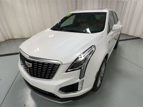 Certified 2023 Cadillac XT5 Premium Luxury w/ LPO, Floor Liner Package image 3