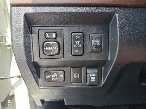 Used 2020 Toyota Tundra Limited w/ Limited Premium Package AWD/4WD image 23