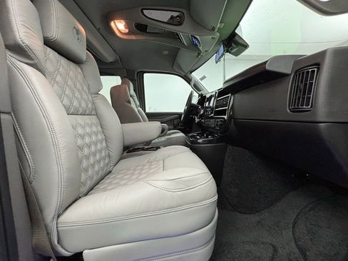 New 2025 GMC Savana 2500 Extended w/ Driver Convenience Package image 12
