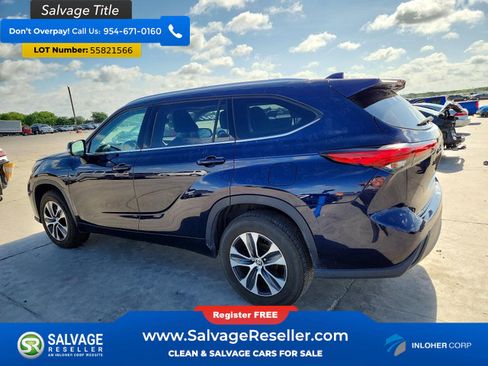 Used 2020 Toyota Highlander XLE FWD image 3