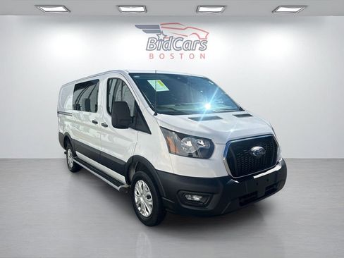 Used 2024 Ford Transit 250 Low Roof w/ Exterior Upgrade Package image 3