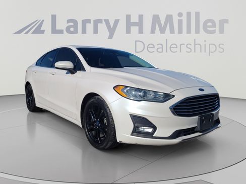 Used 2020 Ford Fusion SE w/ Equipment Group 151A FWD image 7