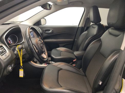 Used 2020 Jeep Compass Latitude w/ Popular Equipment Group AWD/4WD image 17