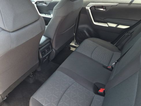 Used 2025 Toyota RAV4 XLE FWD image 11