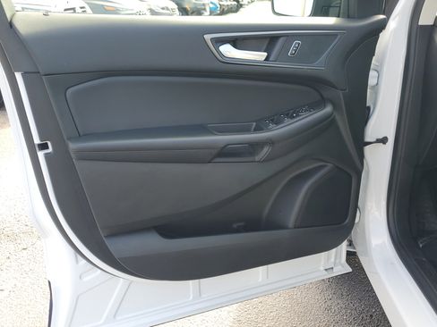 Used 2024 Ford Edge SE image 16