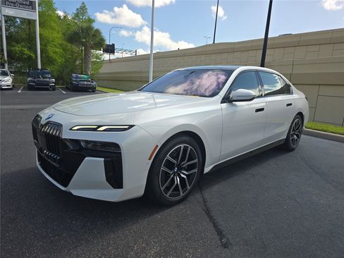 Certified 2023 BMW 760i xDrive AWD/4WD image 7