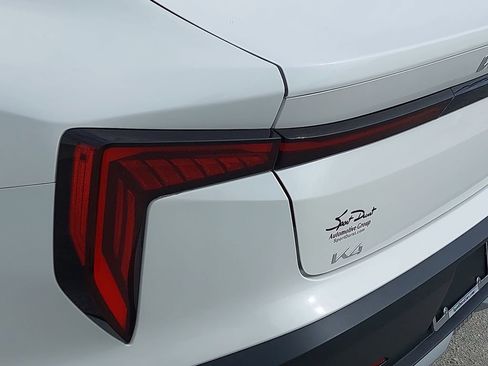 Used 2025 Kia K4 EX image 29