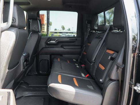 Used 2024 GMC Sierra 2500 AT4 w/ AT4 Preferred Package AWD/4WD image 37