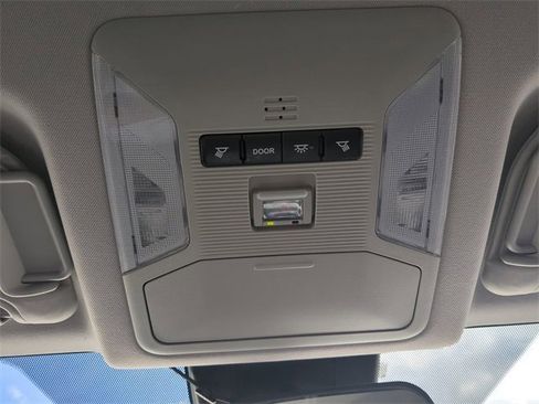 Used 2020 Toyota RAV4 XLE image 24